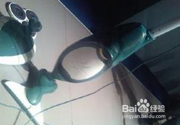 如何清洗吸尘器。