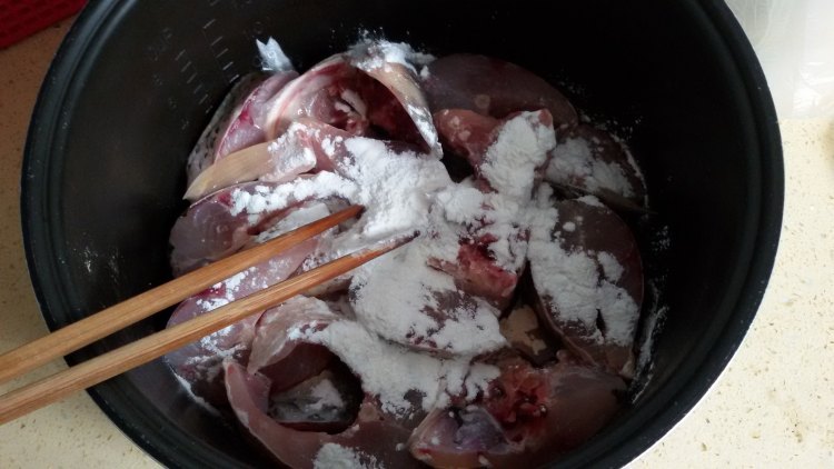 美味的香辣香菇鱼做法，家常必备哦