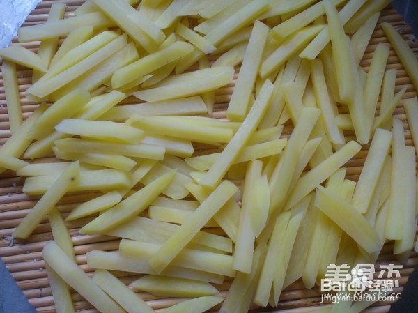 如何炸出金黄色的薯条