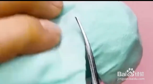 如何给芭比娃娃做帽子？