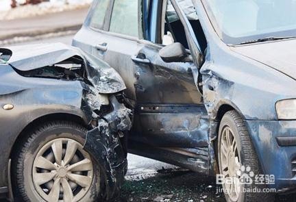 发生交通事故必须报交警么