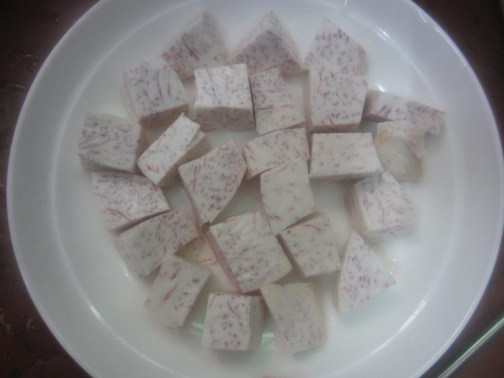 花生香芋蒸排骨，排骨的另类做法，味道格外鲜美！