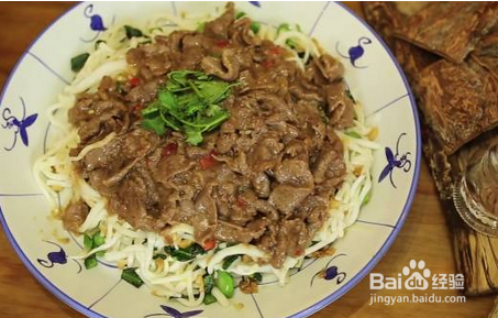 教你做独特的沙茶牛肉芥兰炒粿条