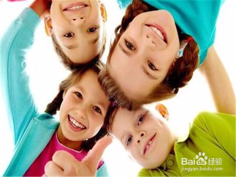 宝宝总是畏首畏尾不敢大声说话怎么办？