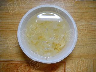 百合雪梨银耳羹