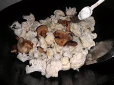 【菜谱换礼2】----花菜炒香菇