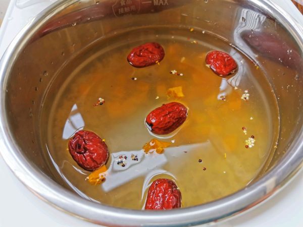 南瓜小米藜麦粥