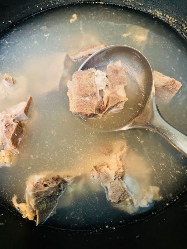 薏米冬瓜红豆脊骨除湿汤