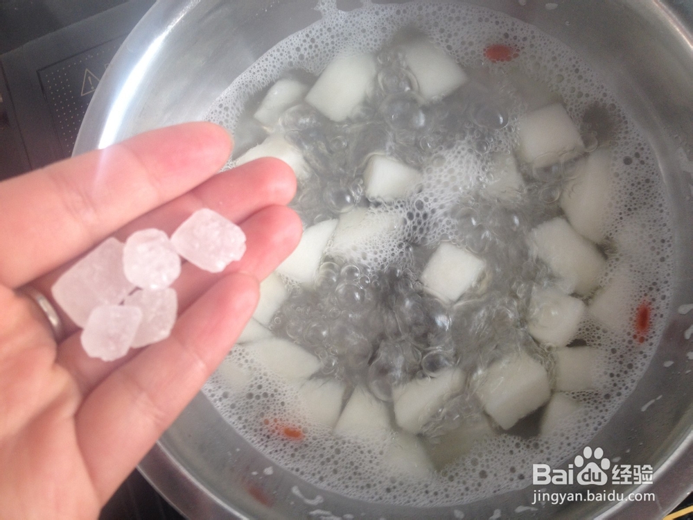 冰糖枸杞炖雪梨