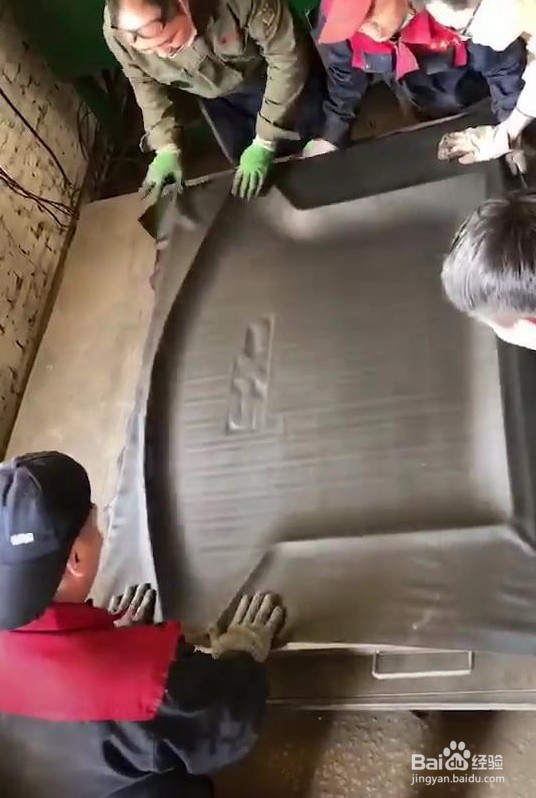 TPE汽车脚垫哪种好？注塑和吸塑工艺对比