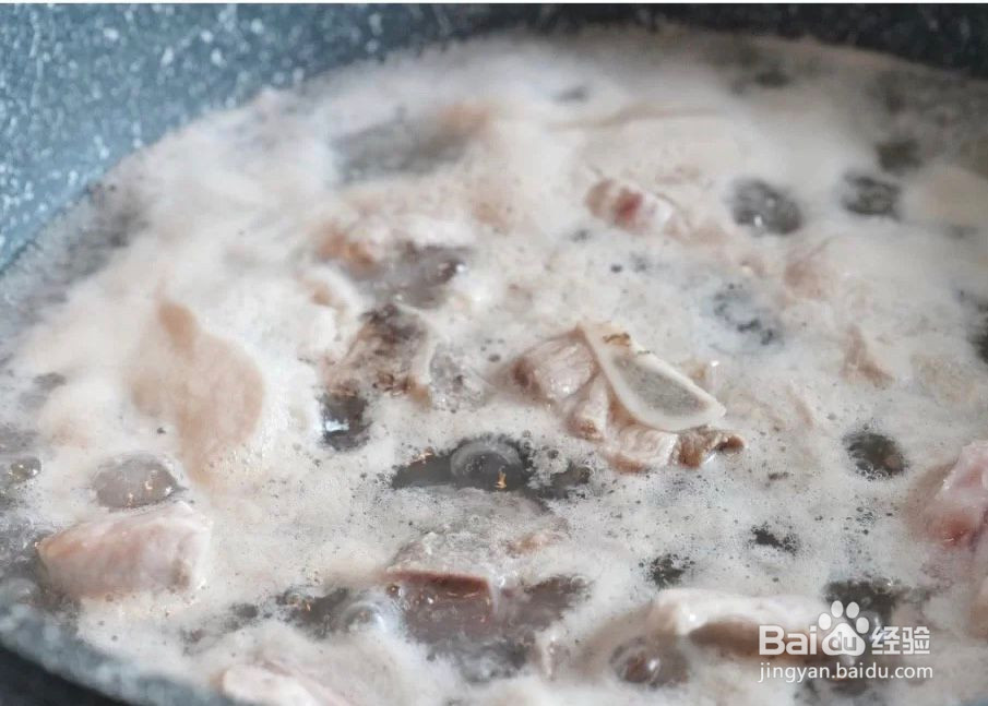 新鲜松茸排骨汤的做法