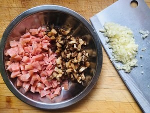 香菇火腿炒生菜的做法