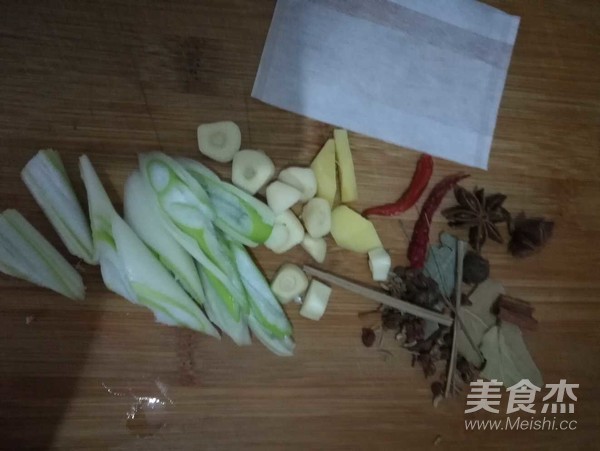 莴笋红烧肉的做法