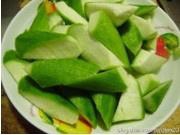 每日美食-芙蓉菌菇丝瓜汤的做法