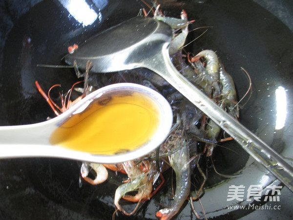 韭菜炒河虾的做法