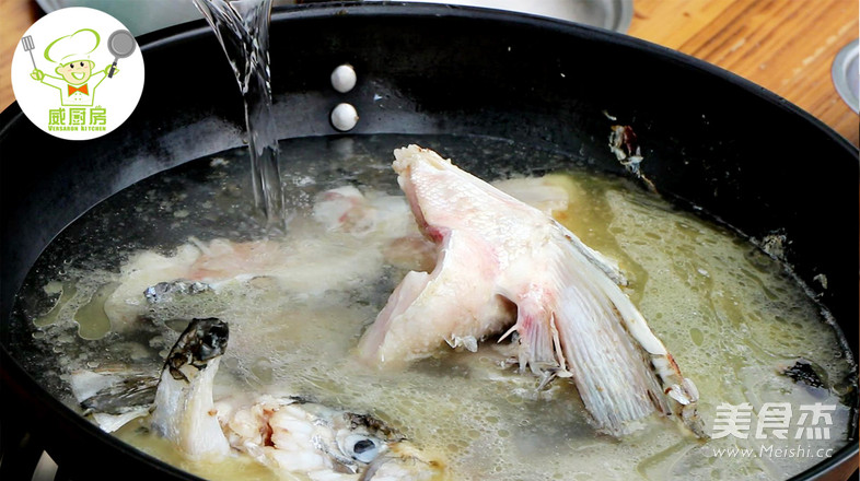 滋补鱼头豆腐汤--威厨艺