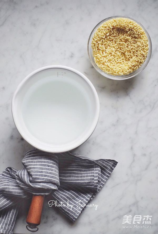 虾仁拌面的做法