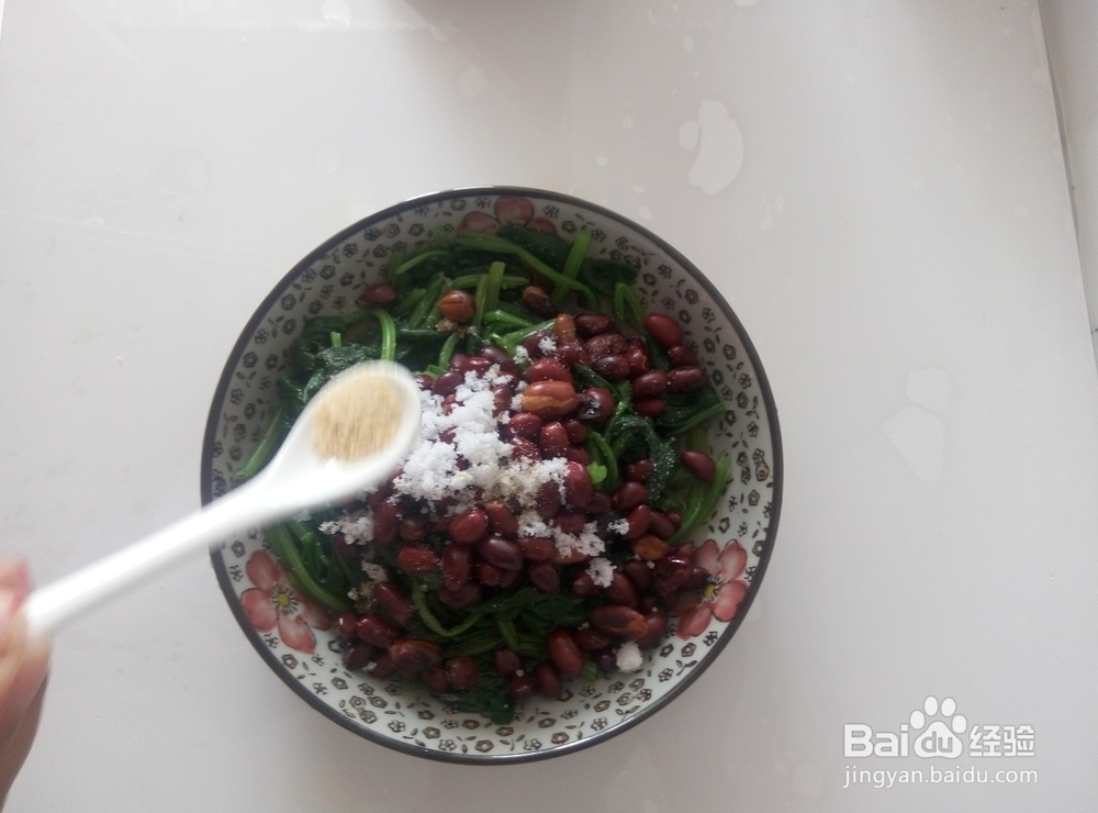 怎样制作果仁菠菜？