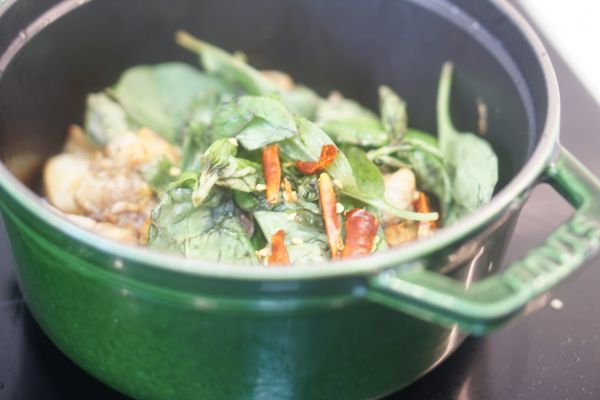 虽然不是正宗台式三杯鸡