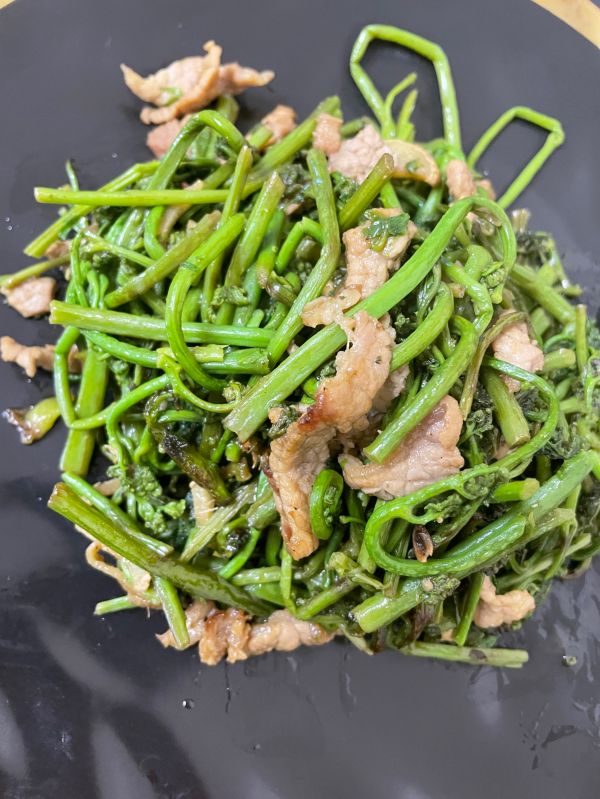 蕨菜炒肉东北菜