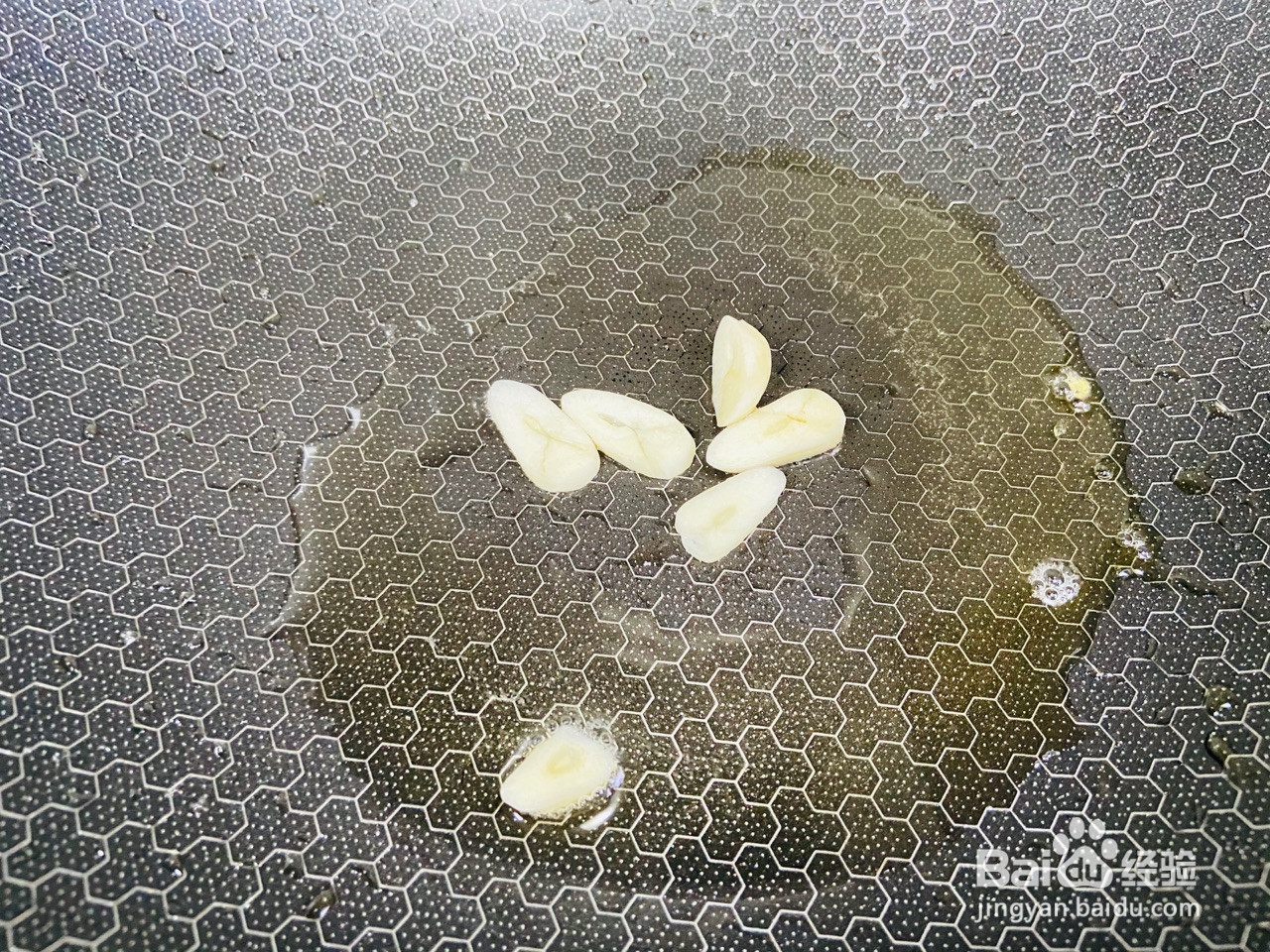 白玉菇炒鸡蛋的做法