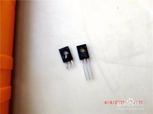 参考外形 购回同类型的振荡三极管 换用型号为d882p (npn型)