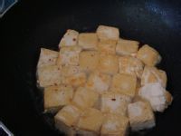 培根豆腐炒青椒的做法