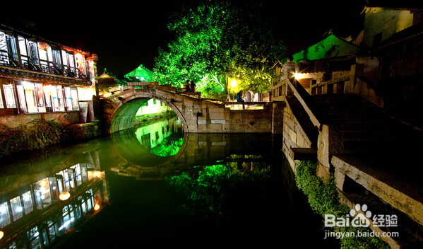 夜色下的古镇周庄之行