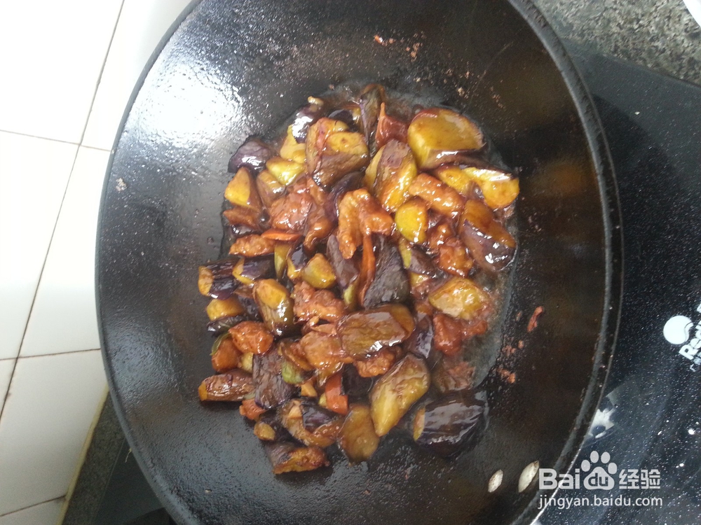 东北肉段烧茄子的做法