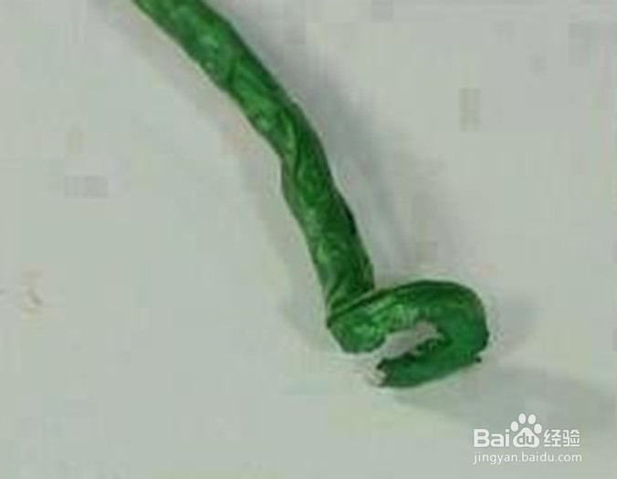 塑料瓶变身彩色花