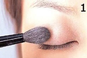眼部浮肿深色眼影步骤