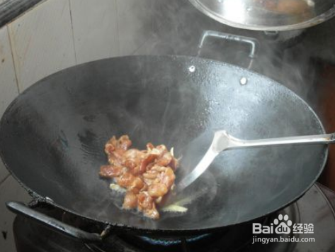 青椒炒鸡肉的做法