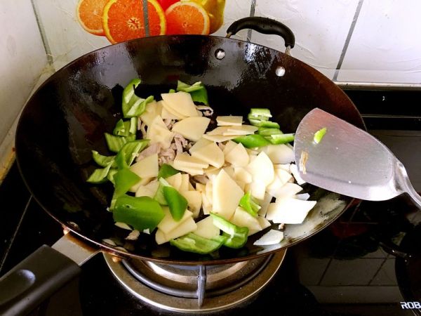 尖椒肉丝土豆片