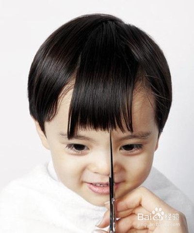 怎样给男宝女宝剪个刘海