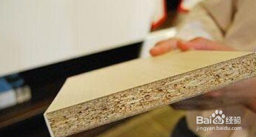 中密度纤维板的衣柜和颗粒的,哪个环保?