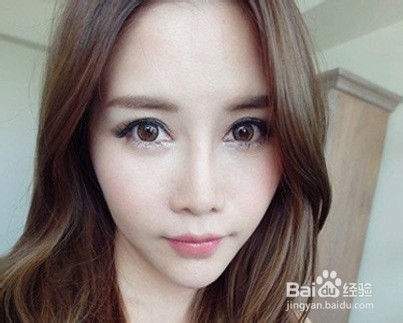 水润琉璃唇妆 打造无瑕美肌淡妆好气色