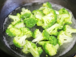 超好看的西兰花土豆泥圣诞树