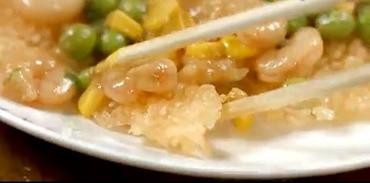 <b>怎样做出美味的剩饭锅巴</b>