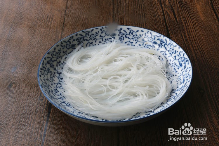 腊肠粉丝娃娃菜