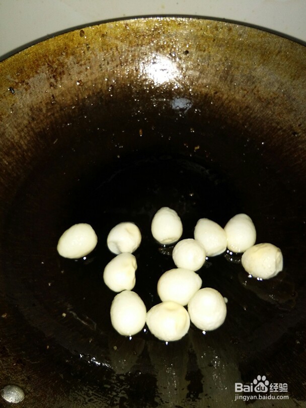 番茄辣子炒鹌鹑蛋