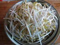 超级好吃春饼的做法,附肉丝炒豆芽,土豆丝做法