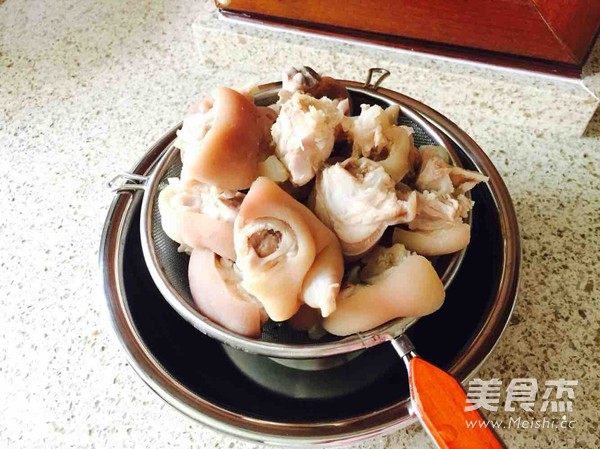 酥烂黄豆炖猪蹄