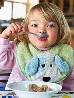 宝宝打嗝有什么家庭护理方法？