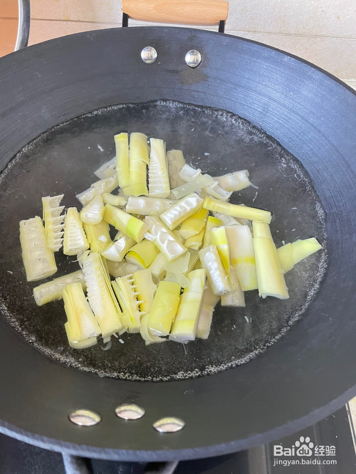 鲜掉眉毛的腌笃鲜的做法