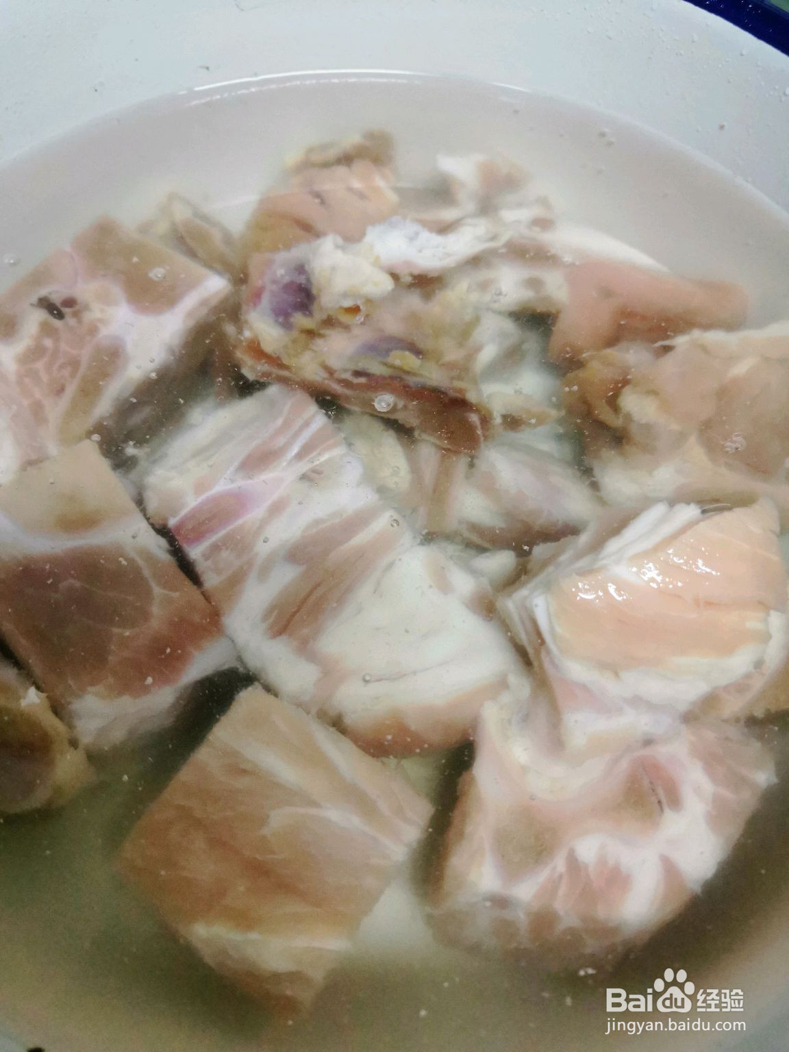 正宗韩式土豆脊骨汤的做法