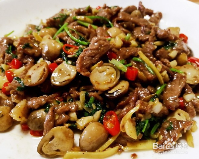 草菇炒牛肉怎么做