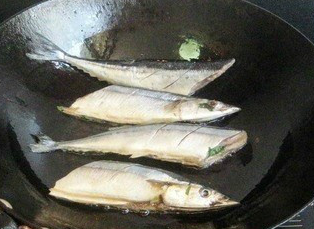 煎秋刀鱼简单版的做法