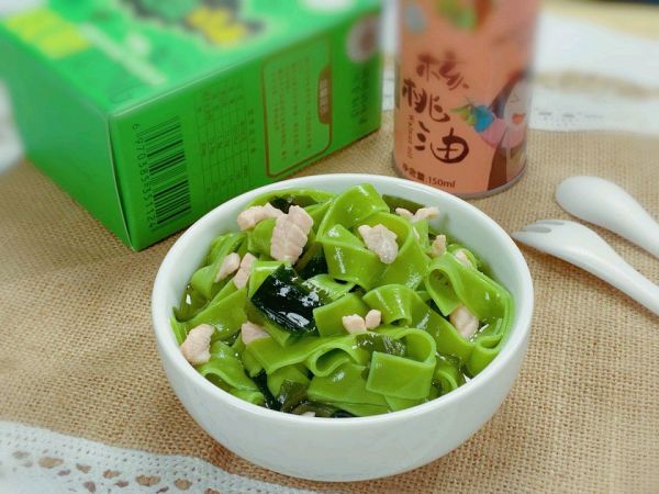 三文鱼菠菜短面