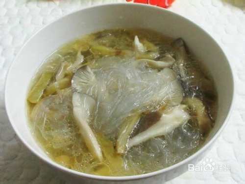 怎么做一份美味的榨菜丝平菇煮粉丝?