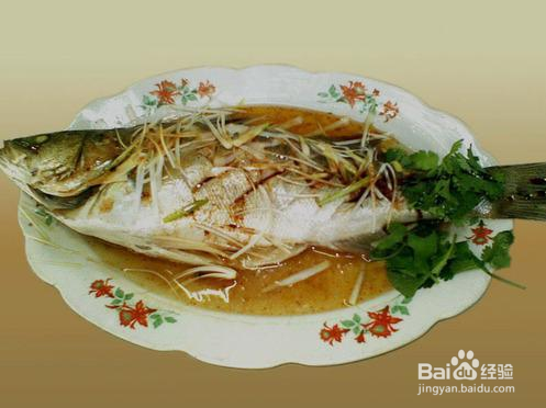 清蒸鲈鱼的家常做法